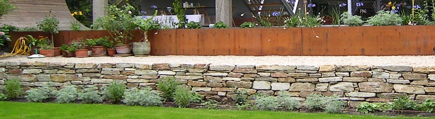 Steinmauern im Garten